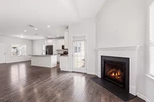 2 Bluffs Ct, Hamburg, NJ 07419 - Photo 8