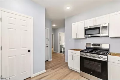 76 Grumman Ave, Newark, NJ 07112 - Photo 10