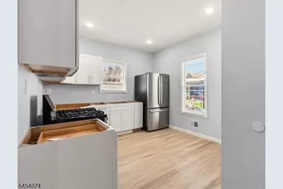76 Grumman Ave, Newark, NJ 07112 - Photo 2