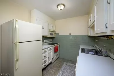 1020A Aberdeen Dr, Lakewood Twp., NJ 08701 - Photo 8