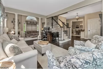 30 Meadowview Dr, Lopatcong Township, NJ 08865 - Photo 10