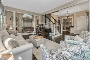 30 Meadowview Dr, Lopatcong Township, NJ 08865 - Photo 10