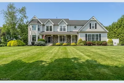30 Meadowview Dr, Lopatcong Township, NJ 08865 - Photo 1