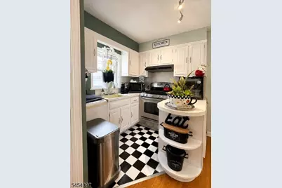 22 Quinn St, Paterson, NJ 07501 - Photo 8