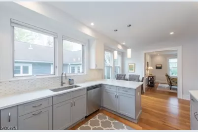 238 Park St #2, Montclair, NJ 07042 - Photo 4