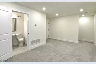 712 Parkview Ln, Rockaway Township, NJ 07866 - Photo 10