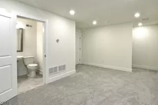 712 Parkview Ln, Rockaway Township, NJ 07866 - Photo 10