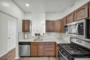 200 Barringer Dr, Nutley, NJ 07110 - Photo 8