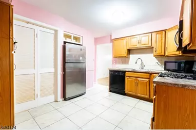 640 Warfield Rd, North Plainfield, NJ 07063 - Photo 6