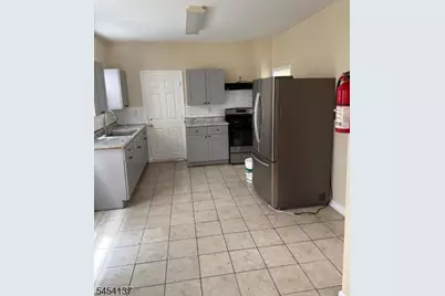 214 Clark Pl, Elizabeth, NJ 07206 - Photo 2