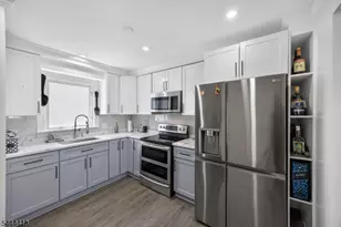 56 Barbara St, Bloomfield, NJ 07003 - Photo 2