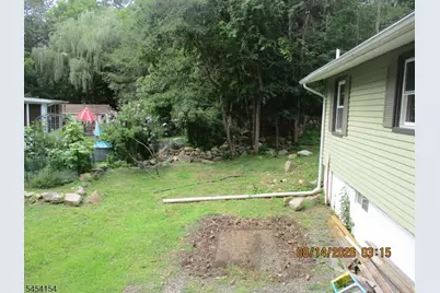 4 Mohawk Trl, Hopatcong, NJ 07821 - Photo 6