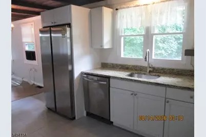 4 Mohawk Trl, Hopatcong, NJ 07821 - Photo 12