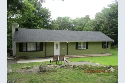 4 Mohawk Trl, Hopatcong, NJ 07821 - Photo 2