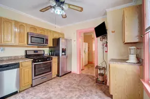 22 Kensington Pl, East Orange, NJ 07017 - Photo 12