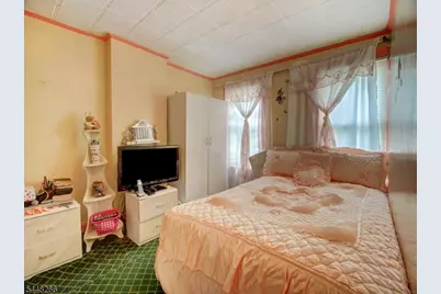 22 Kensington Pl, East Orange, NJ 07017 - Photo 16