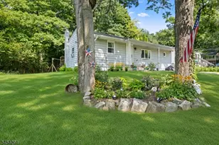 1 Ridgeview Ct, Vernon, NJ 07422 - Photo 4