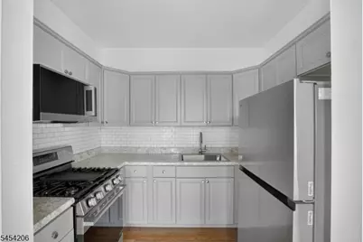 540 Bramhall Ave, Jersey City, NJ 07304 - Photo 12