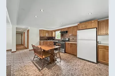 8 Martin Rd, Verona, NJ 07044 - Photo 6