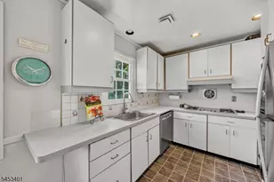 13 Friar Way, Wayne, NJ 07470 - Photo 16