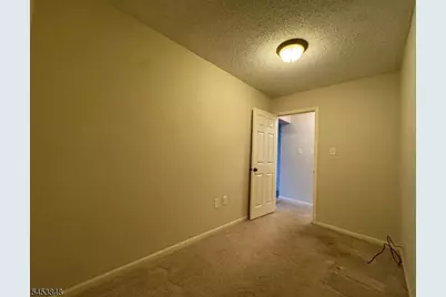 42 Burlington Ct, Hamburg, NJ 07419 - Photo 32