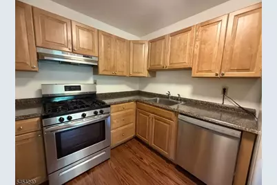 16 Roosevelt Pl #B3, Montclair Twp., NJ 07042 - Photo 6