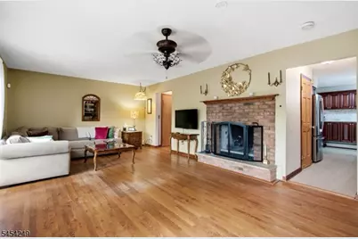 32 W Lakeview Trl, Jefferson Township, NJ 07885 - Photo 14