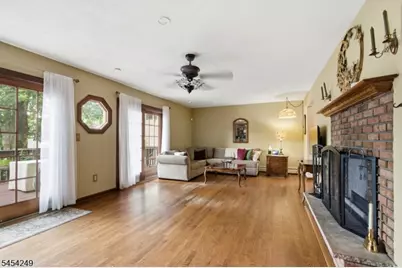 32 W Lakeview Trl, Jefferson Township, NJ 07885 - Photo 4