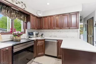 32 W Lakeview Trail, Jefferson Township, NJ 07885 - Photo 12