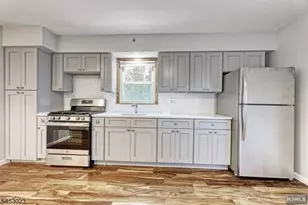 24 Horton Ave, Hawthorne, NJ 07506 - Photo 4