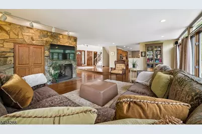 11 Hawthorne Ct, Morris Township, NJ 07960 - Photo 6