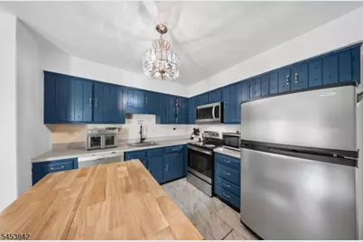 103 Columbia Cmn, Hillsborough Township, NJ 08844 - Photo 4