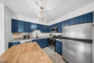 103 Columbia Common, Hillsborough Township, NJ 08844 - Photo 4