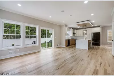 55 Long Hill Dr, Clifton, NJ 07013 - Photo 8