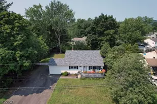 18 Arthur Rd, Lincoln Park, NJ 07035 - Photo 2