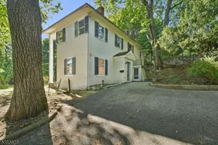 25C Prospect Ave, Montclair, NJ 07042 - Photo 2