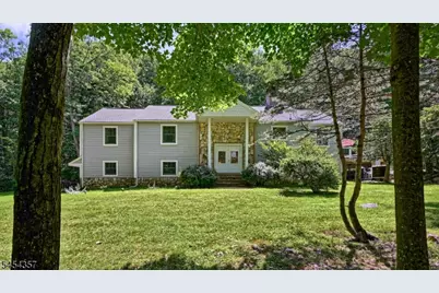460 Laurel Ln, Kinnelon, NJ 07405 - Photo 2