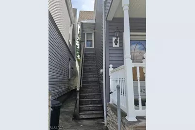 42 Washington Pl, East Rutherford, NJ 07073 - Photo 2