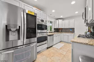 6 Tyler Ct, Clifton, NJ 07012 - Photo 12