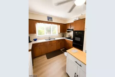 52 Valley St, Newark, NJ 07106 - Photo 8