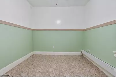 33 Vreeland Ave, Passaic, NJ 07055 - Photo 16