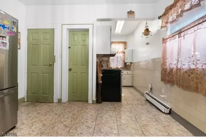 33 Vreeland Ave, Passaic, NJ 07055 - Photo 20
