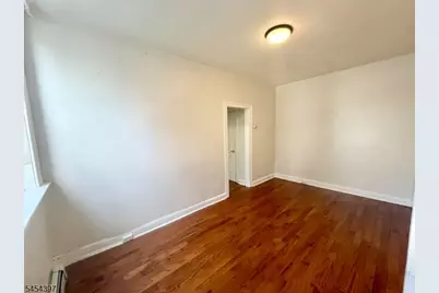 99 1A Pine St, Montclair, NJ 07042 - Photo 4