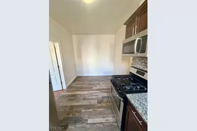 99 1A Pine St, Montclair, NJ 07042 - Photo 2