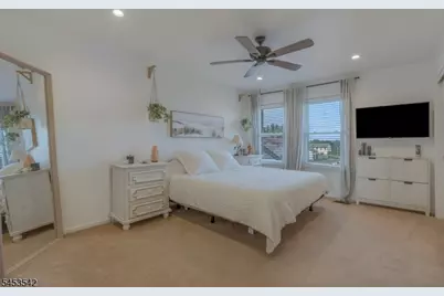 416 Willow Ct, Raritan Township, NJ 08822 - Photo 16