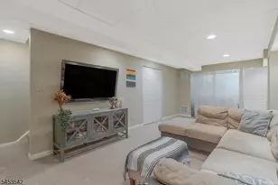 416 Willow Ct, Raritan Township, NJ 08822 - Photo 24