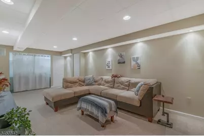 416 Willow Ct, Raritan Township, NJ 08822 - Photo 26