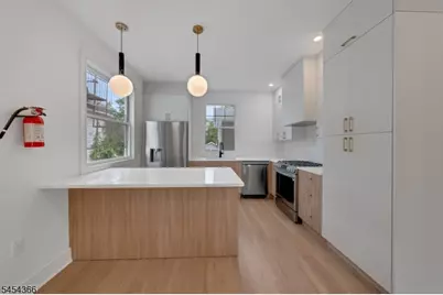 20 Lexington Ave #2, Montclair, NJ 07042 - Photo 4