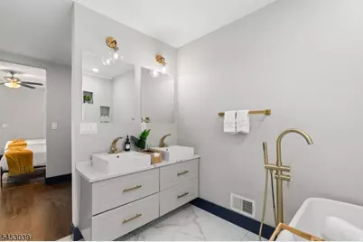 245 Summit Ave, Jersey City, NJ 07304 - Photo 10