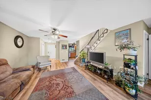 4 Pear Ct, Raritan Township, NJ 08822 - Photo 10